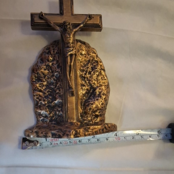 Life Symbols Crucifix Sculpture by Batesville, 1999, Hand-Painted - Picture 5 of 6